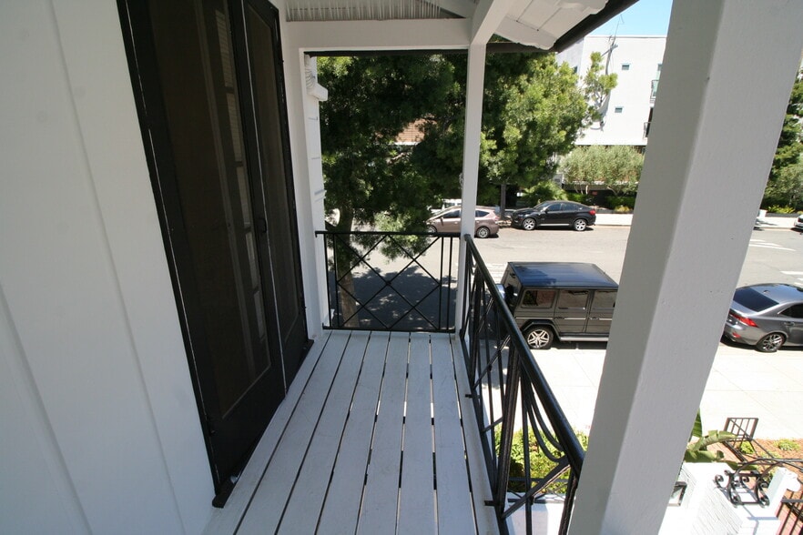 Building Photo - 9962 Durant Dr