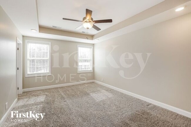 Building Photo - 305 Peterson Ln