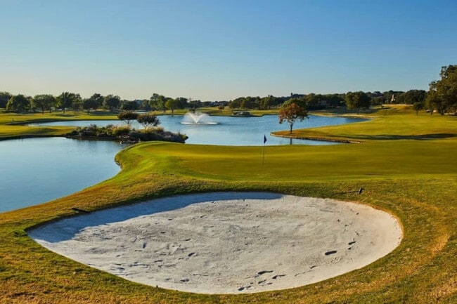 Building Photo - 5250 Town and Country Blvd