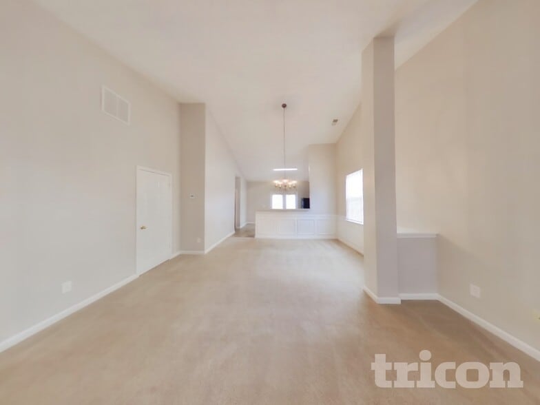 Building Photo - 1427 Wilshire Way