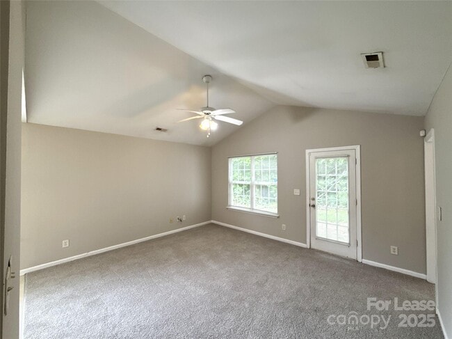 Building Photo - 5522 Stone Bluff Ct