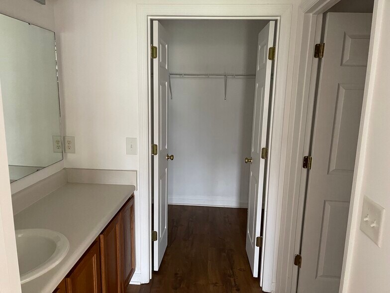 Master bath - 7361 Suncatcher Dr