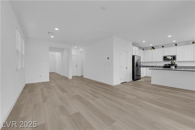 Building Photo - New Construction! Immaculate, 4 bed, 3 bat...