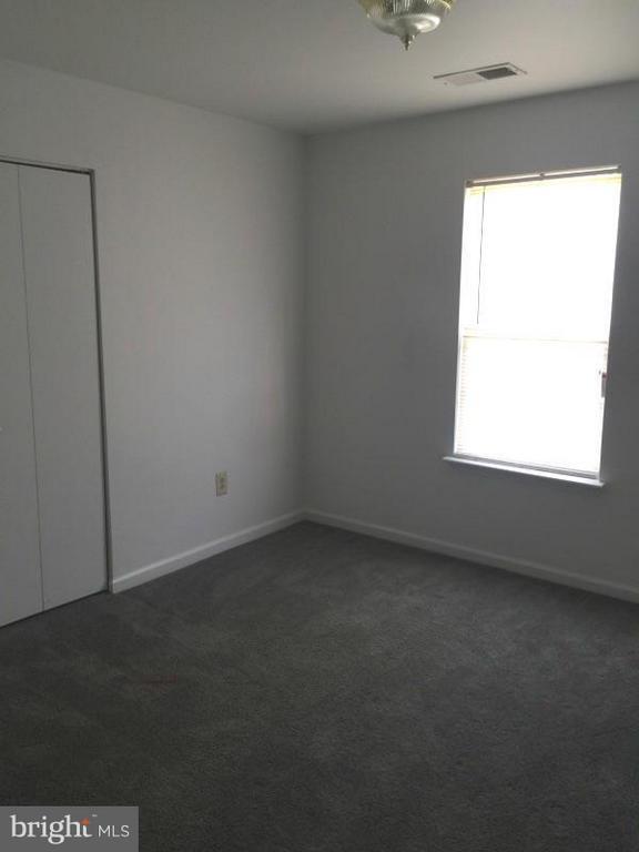 Building Photo - 61 White Pine Cir