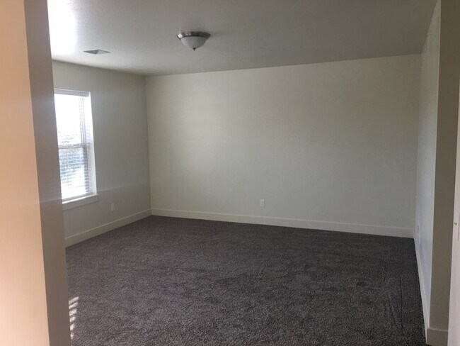 Building Photo - 1461 Wild Rose Way