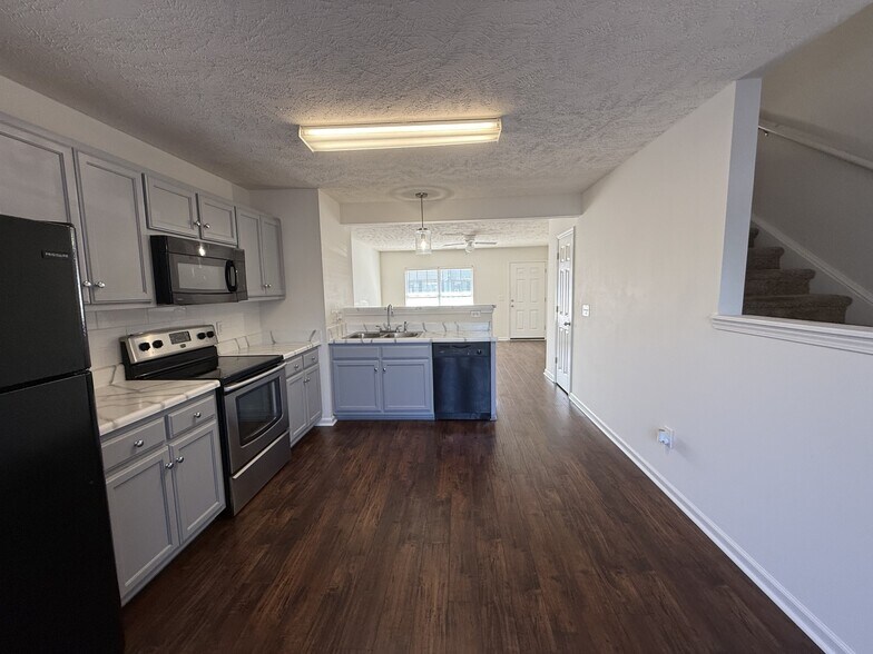 Building Photo - 2961 S Rutherford Blvd