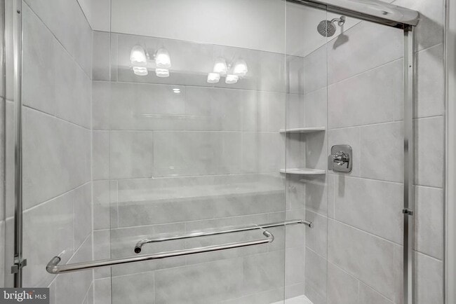 Building Photo - 721 Courier Ln