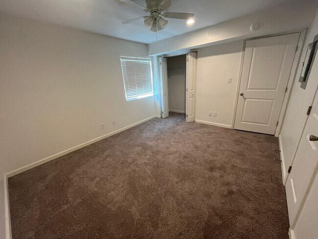 Building Photo - Modern 2-Bed, 1-Bath Oasis with Central Ai...