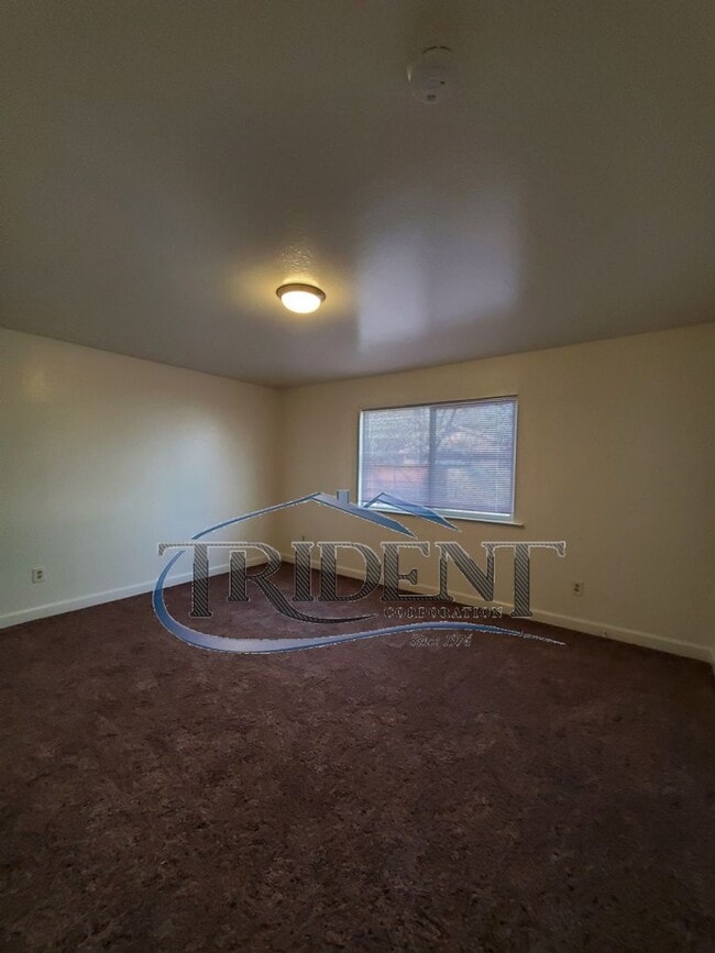 Building Photo - 1825 Sierra Way
