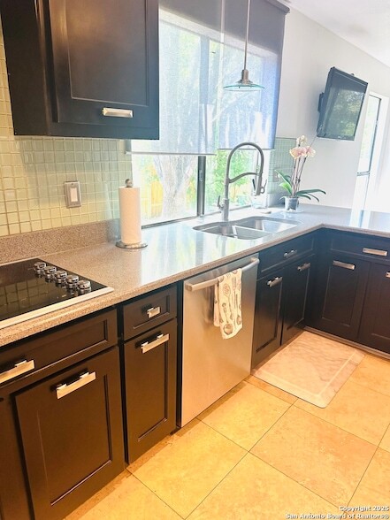 Building Photo - 25011 Earthstone Dr