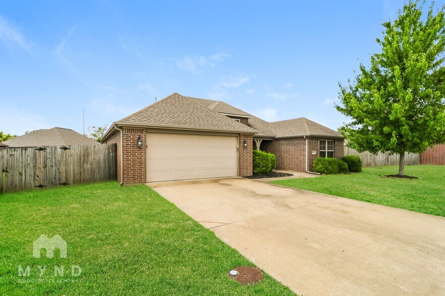 Building Photo - 430 Ravenna Dr
