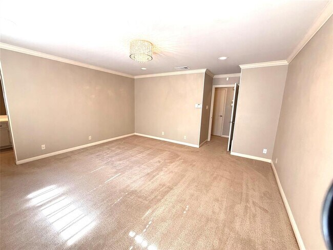 Building Photo - 6503 Robbie Creek Cove