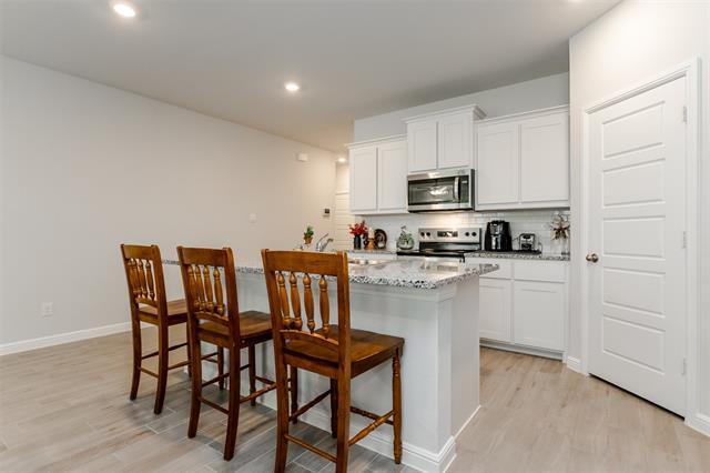 Building Photo - 960 Traction Trl