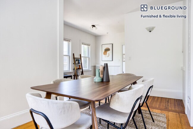 Building Photo - 32 Healey St