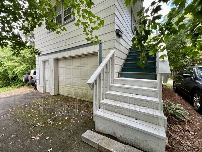 Primary Photo - 105 Edwin Pl