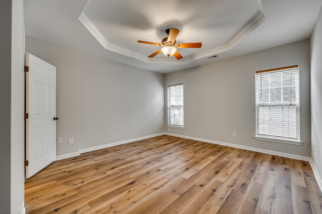 Building Photo - "Charming 3-Bedroom Retreat in Fort Mill -...