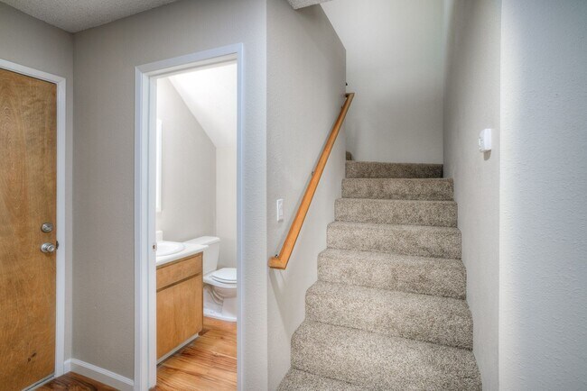 Building Photo - Greenwood Estates has an Excellent 2 Bedroom, 1.5 Bath Townhouse with a Backyard and Garage!