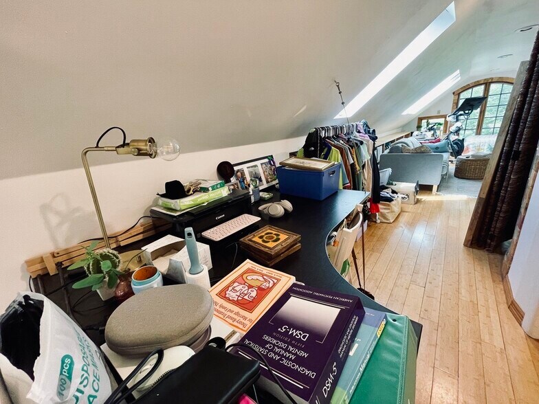 Building Photo - 1701 Taylor St NE