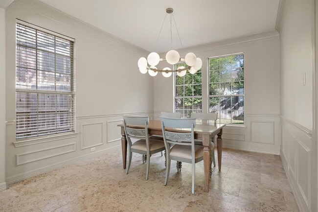 Building Photo - 2114 Hilton Head Dr