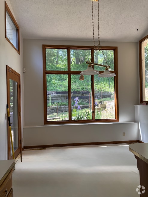Building Photo - 1607 Chaput Dr