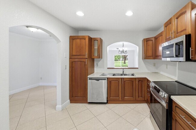 Building Photo - 12740 Westhampton Cir