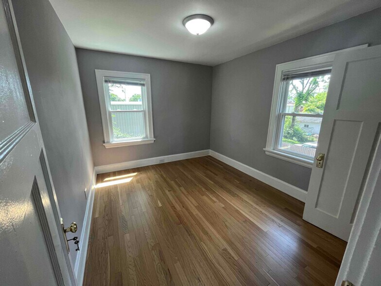 Building Photo - 4416 Verne Ave