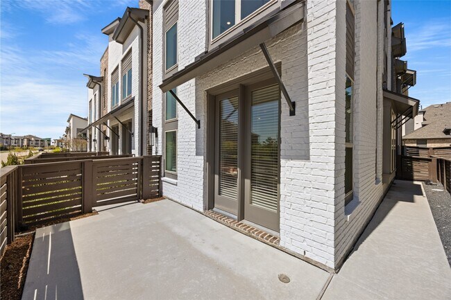 Building Photo - 19726 Curved Steel Dr