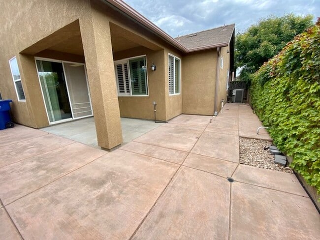 Building Photo - $2,295 Harlan Ranch, 3 Bedroom - N. Todd H...