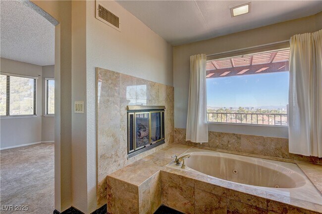 Building Photo - 8700 Captains Pl