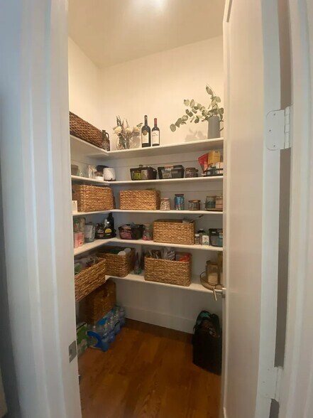 Building Photo - 5705 Bryan Pky