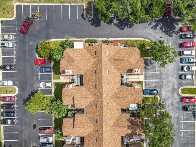 Building Photo - 645 Stafford Terrace