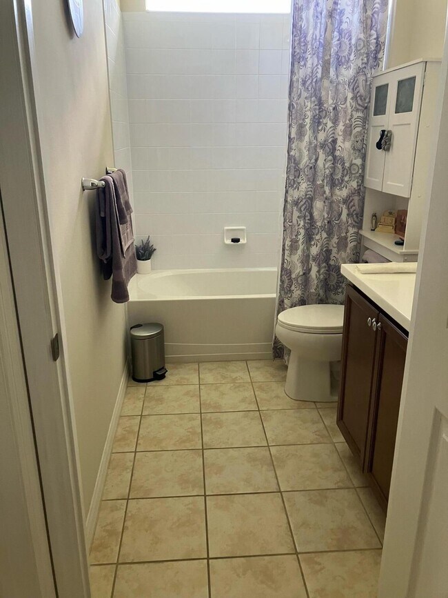 Building Photo - 1041 Normandie Way