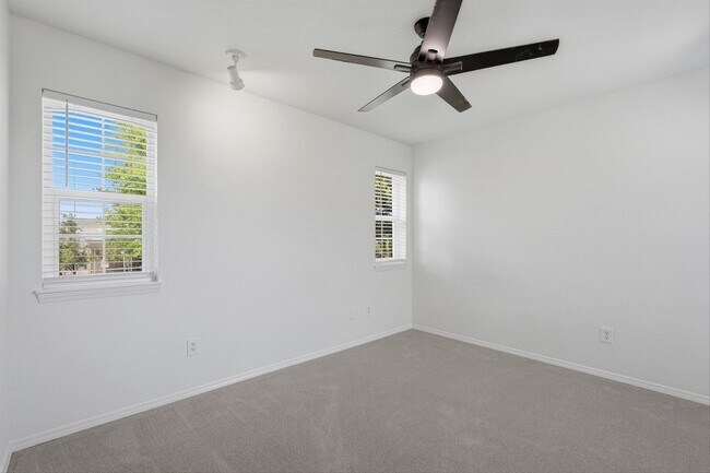 Building Photo - 17903 Ridge Lake Dr