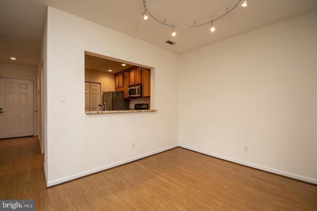Building Photo - 20273 Beechwood Terrace
