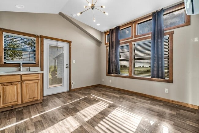 Building Photo - 452 Co Rd 205