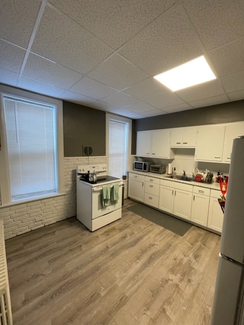 Kitchen - 1205 Hutton St