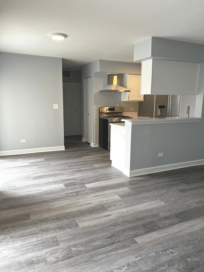 Building Photo - 404 Lauren Ln