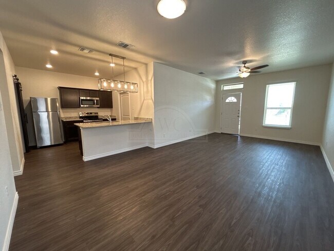 Building Photo - 5112 Rose Gdn Lp