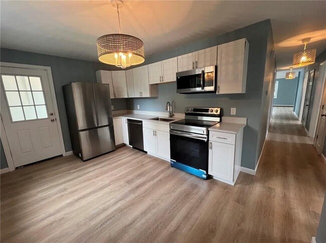 Building Photo - 9 Turner Ave