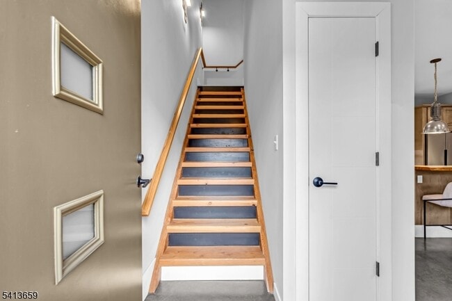 Building Photo - 10 McCready's Alley