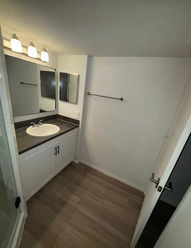 Building Photo - 5313 Summerlin Rd