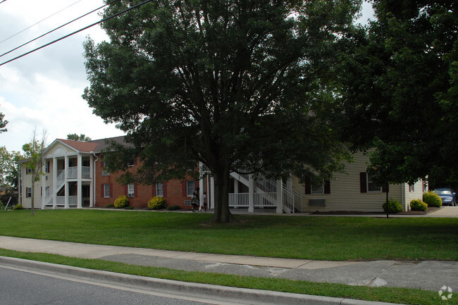 Building Photo - Academy Apartments