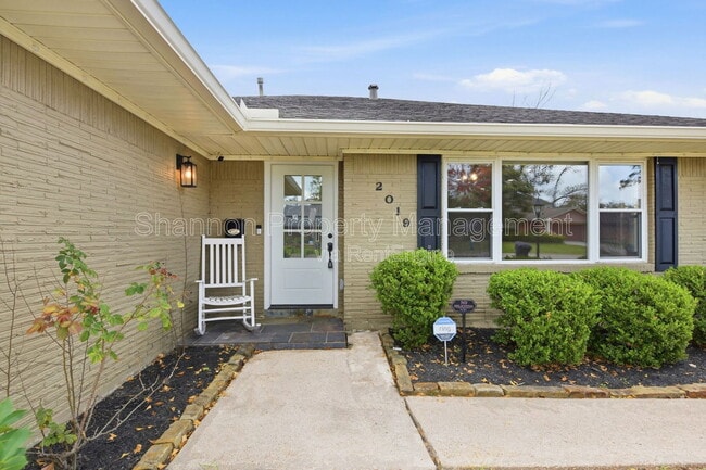 Building Photo - 2019 Brimberry St