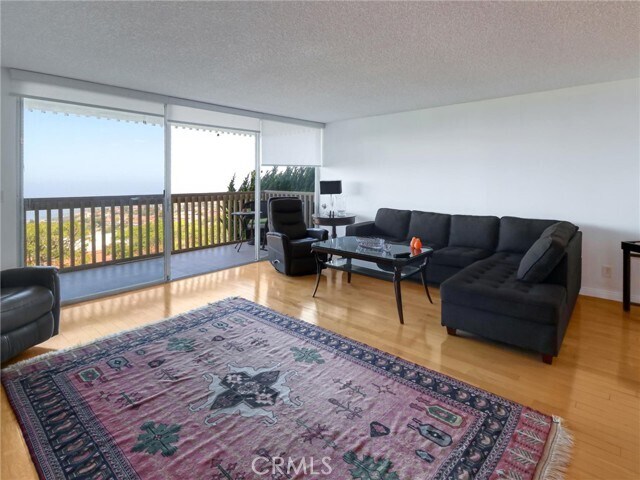 Building Photo - 6542 Ocean Crest Dr