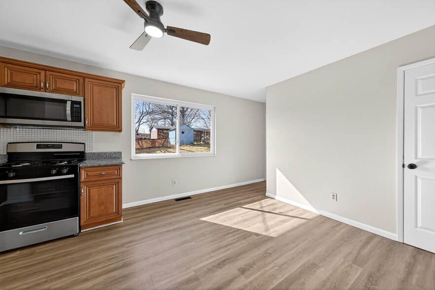 Building Photo - 3253 Greenbridge Dr