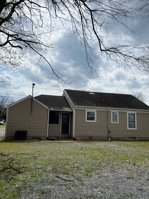 Building Photo - Berry Hill Commercial Property