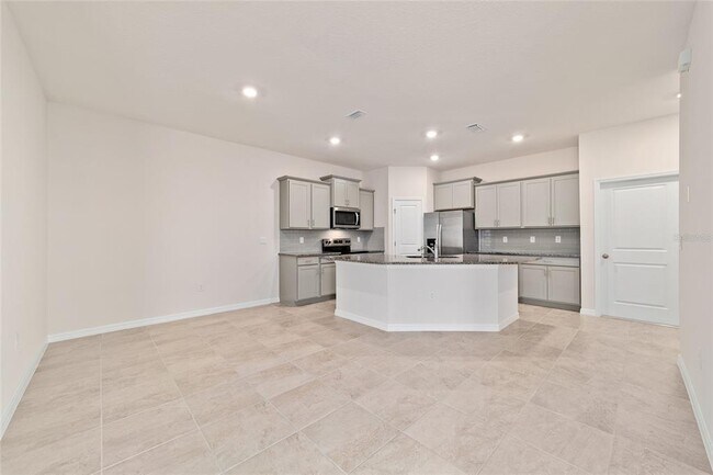 Building Photo - 5313 NW 48th Pl