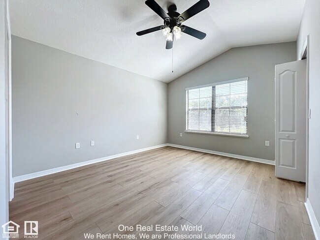 Building Photo - 5361 Windsor Lake Cir