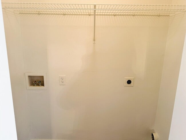 Building Photo - 234 Jonathans Way