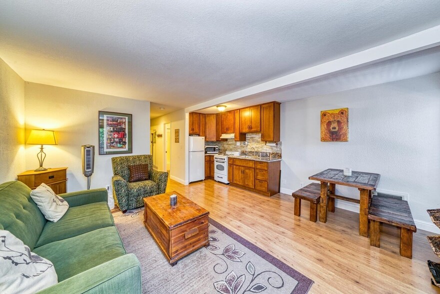 Building Photo - 1300 Regency Way